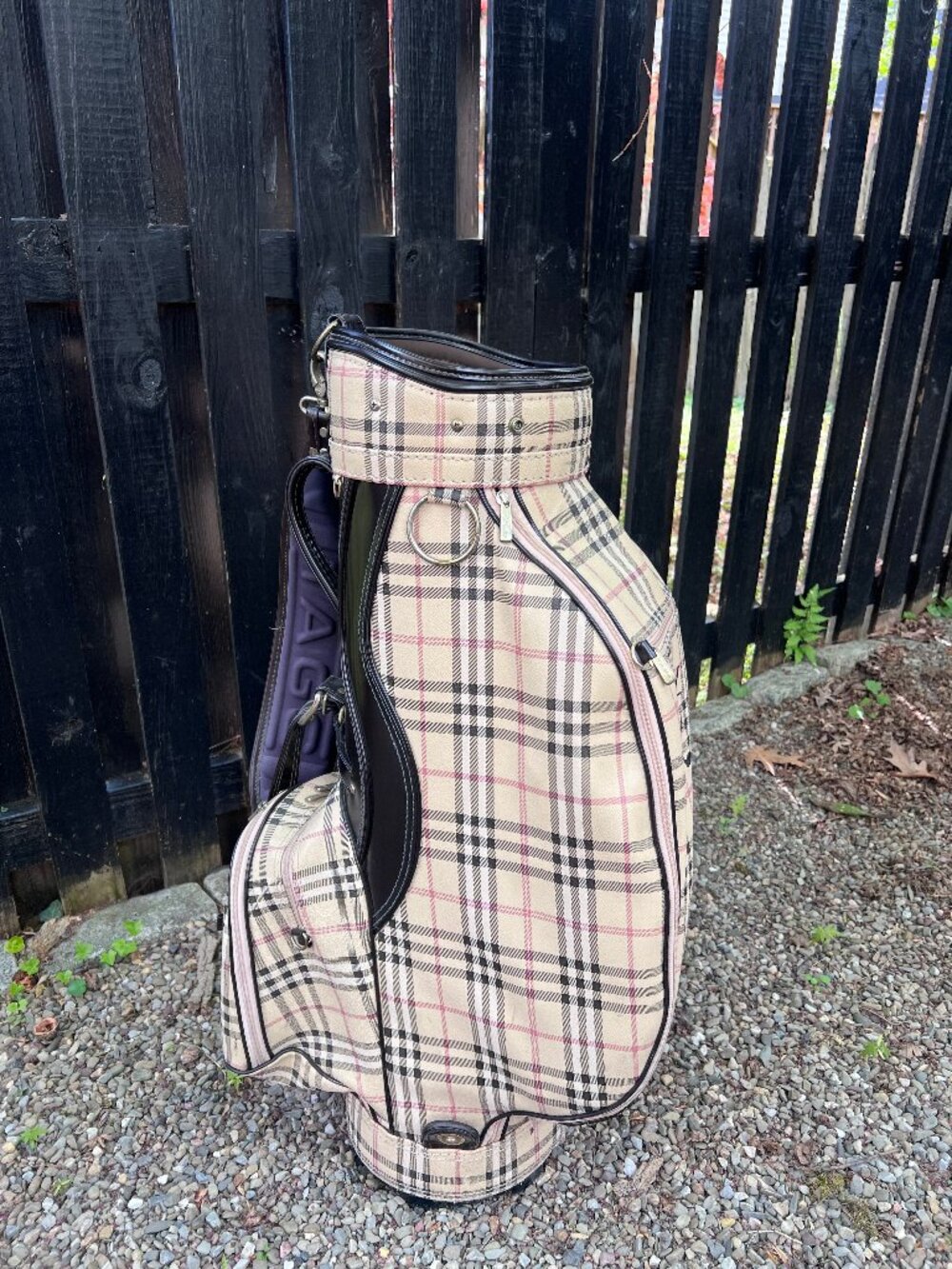 Tags Cameo Burberry Nova Check Golf Bag  — Complete Set with Head Covers